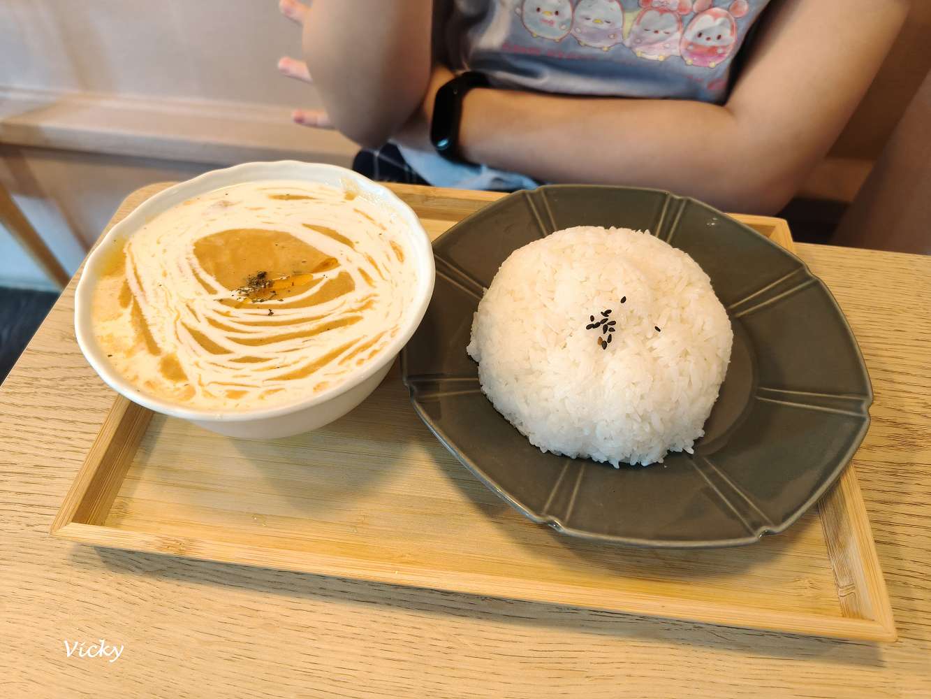 台南東區美食︱初到咖哩：育樂街隱藏版美味咖哩，鹹辣風味讓人一試成主顧，附菜單