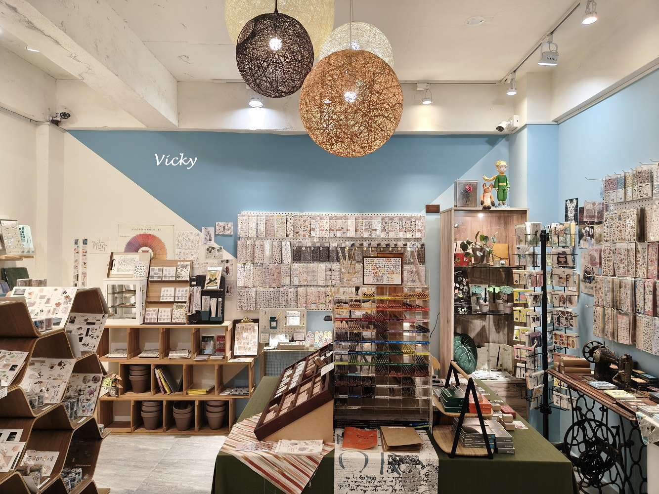 台南巷弄散步｜南寧街 83 巷散策：咖啡館、藝術與文具手帳選物店攻略，煉物金工工作室、StableNice BLDG、 原印臺南、什物