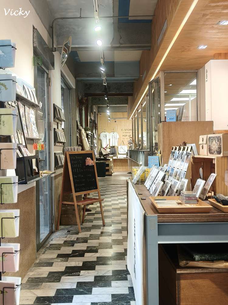 台南巷弄散步｜南寧街 83 巷散策：咖啡館、藝術與文具手帳選物店攻略，煉物金工工作室、StableNice BLDG、 原印臺南、什物