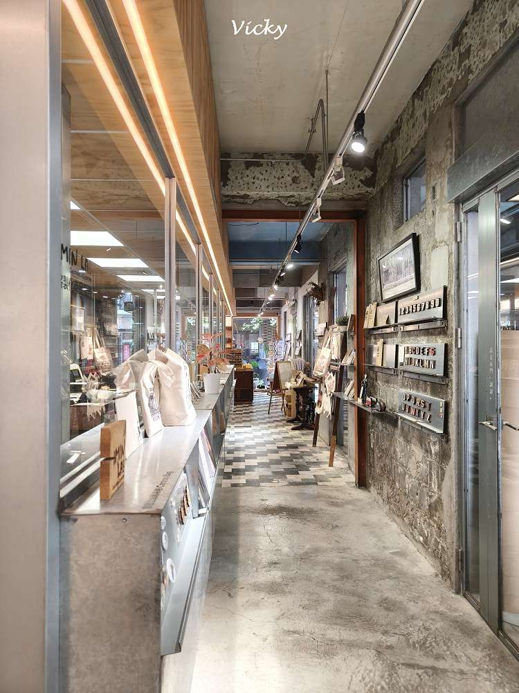 台南巷弄散步｜南寧街 83 巷散策：咖啡館、藝術與文具手帳選物店攻略，煉物金工工作室、StableNice BLDG、 原印臺南、什物