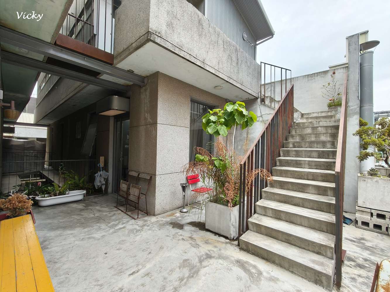 台南巷弄散步｜南寧街 83 巷散策：咖啡館、藝術與文具手帳選物店攻略，煉物金工工作室、StableNice BLDG、 原印臺南、什物