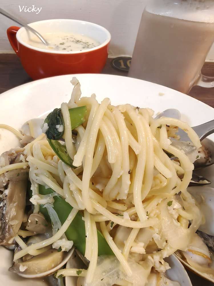 台南東區平價義大利麵｜樂熊 Pasta 美味推薦：義大利麵和燉飯只要100元，價格有夠平實，附菜單