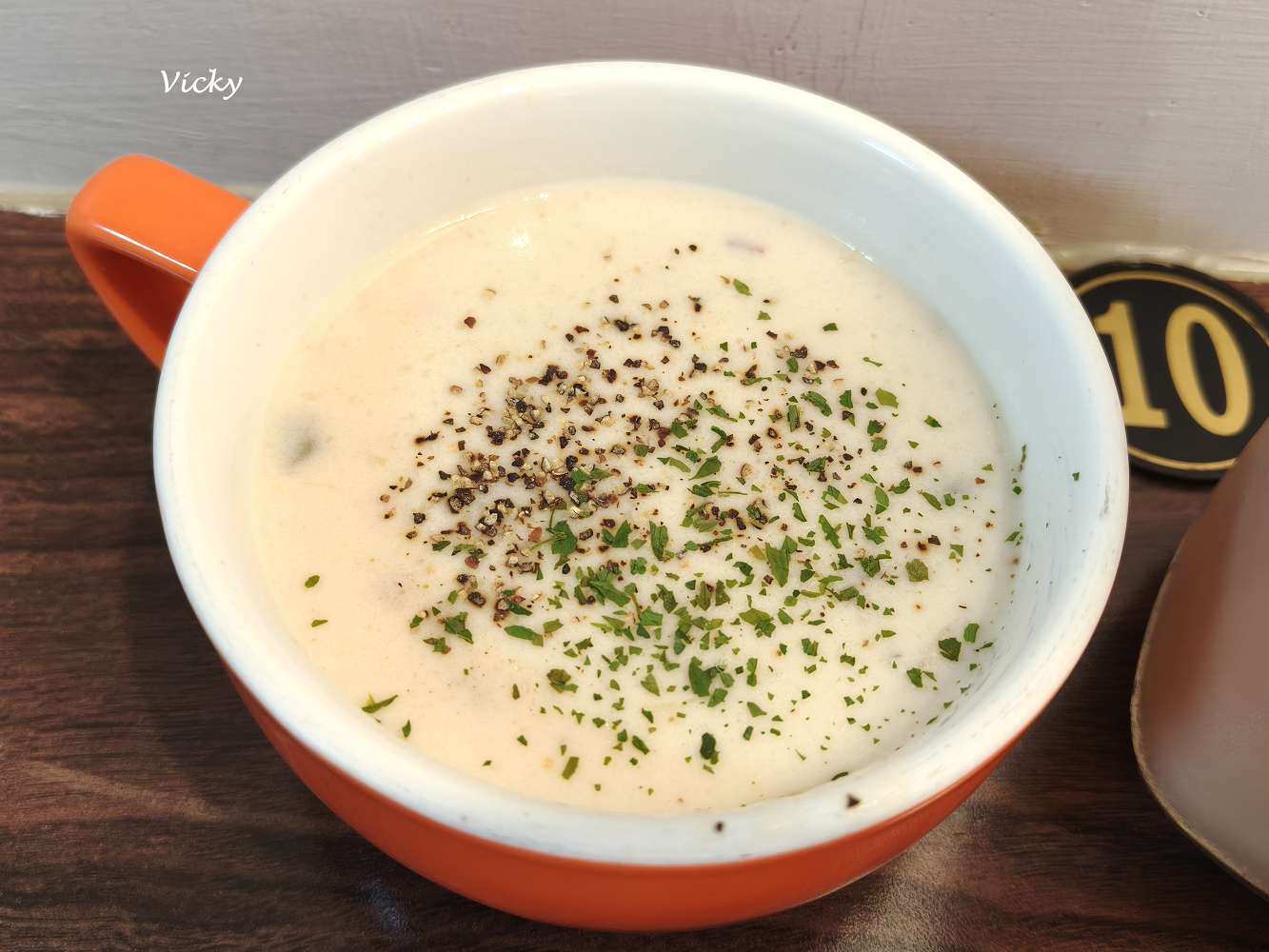 台南東區平價義大利麵｜樂熊 Pasta 美味推薦：義大利麵和燉飯只要100元，價格有夠平實，附菜單