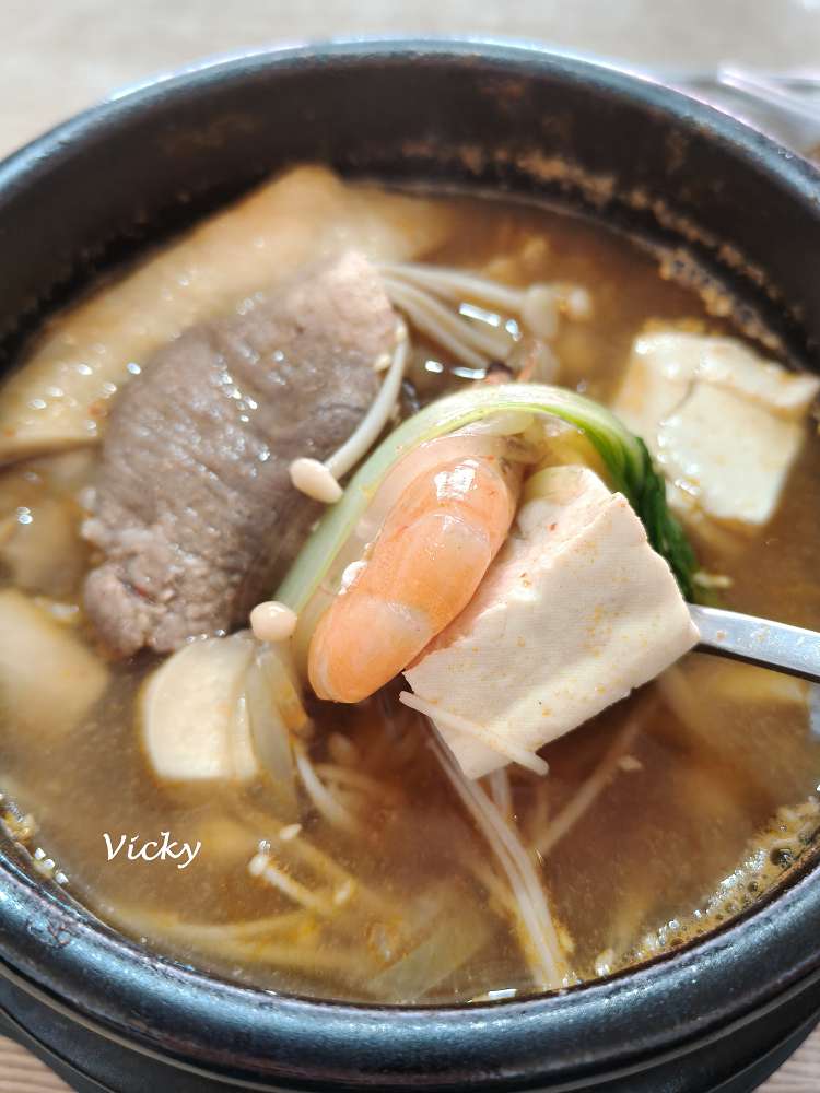 台南復興國中附近美食｜臺灣歐巴 東區裕文店：暖心泡菜鍋只要 $150！台南平價鍋物，附菜單