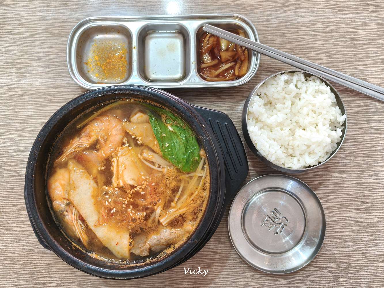 台南復興國中附近美食｜臺灣歐巴 東區裕文店：暖心泡菜鍋只要 $150！台南平價鍋物，附菜單