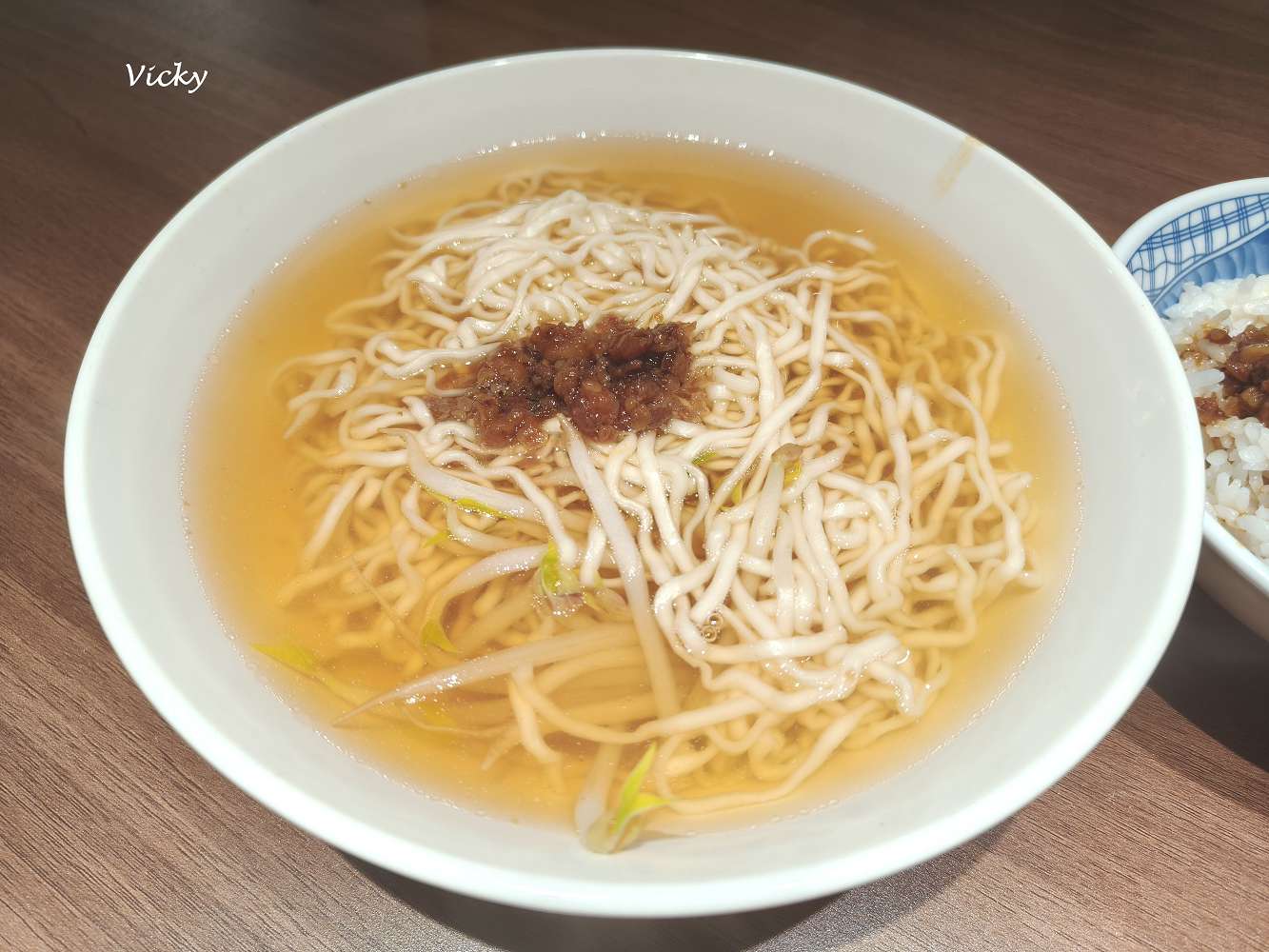 台南大學周邊美食|富發麵食:麵飯兼具、冷氣舒適,附菜單 台南大學周邊美食|富發麵食:麵飯兼具、冷氣舒適,附菜單