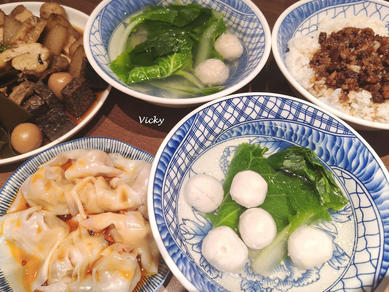 網站近期文章：台南大學周邊美食｜富發麵食：麵飯兼具、冷氣舒適，附菜單