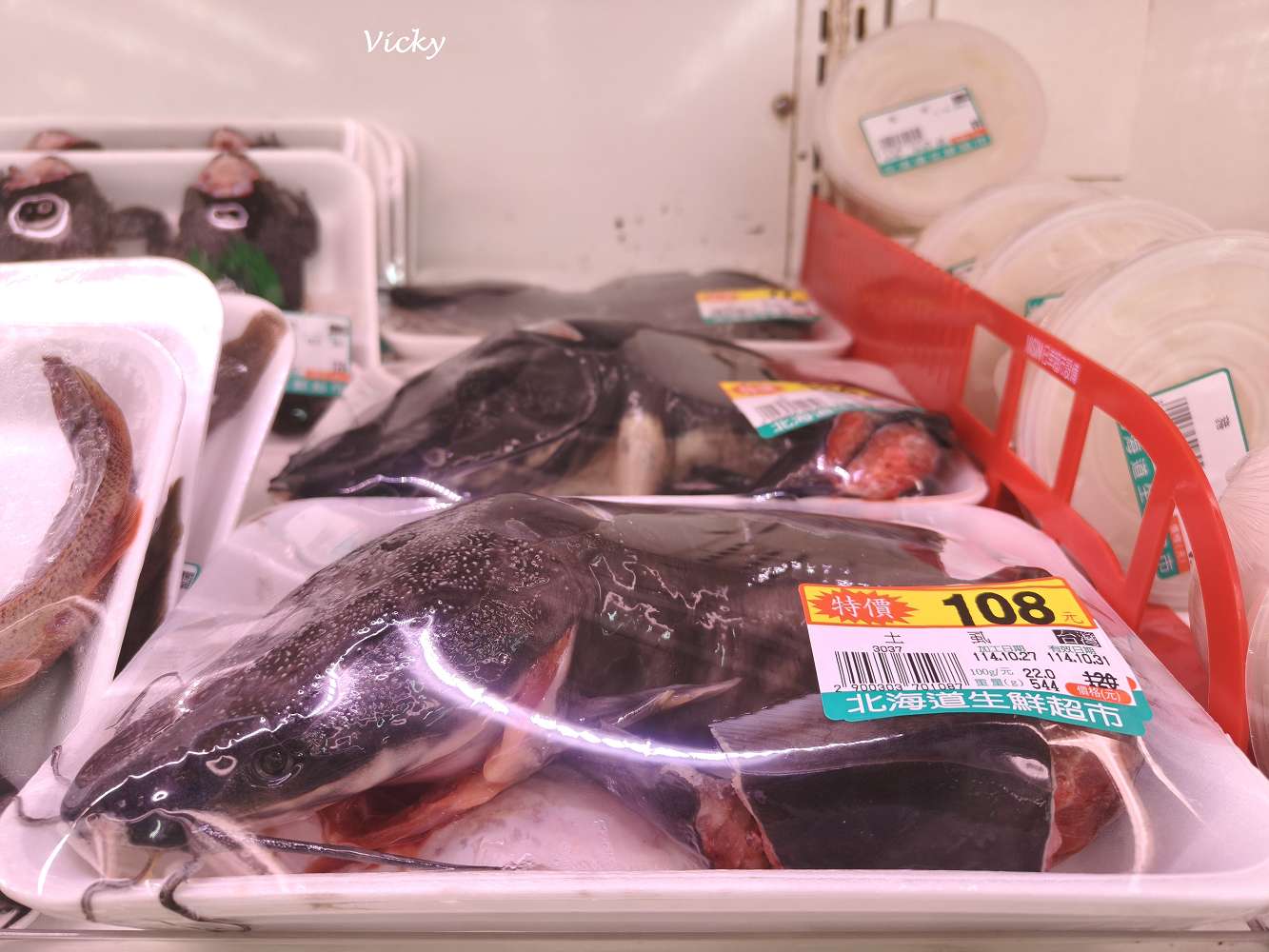 台南超市︱台南買菜︱北海道生鮮超市 仁德店：多語標示、生猛海鮮、10元豆腐！台南在地超市國際化