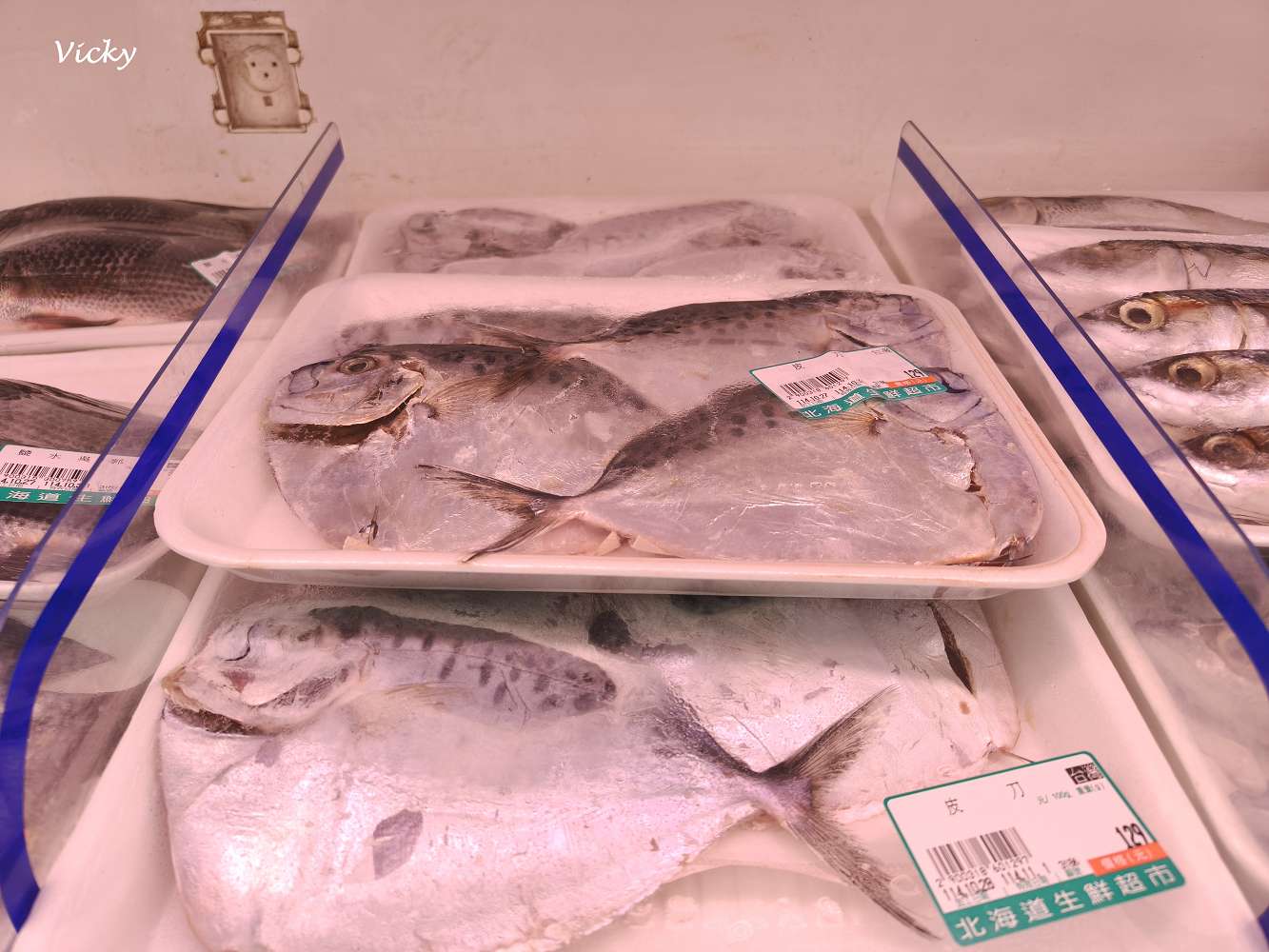 台南超市︱台南買菜︱北海道生鮮超市 仁德店：多語標示、生猛海鮮、10元豆腐！台南在地超市國際化