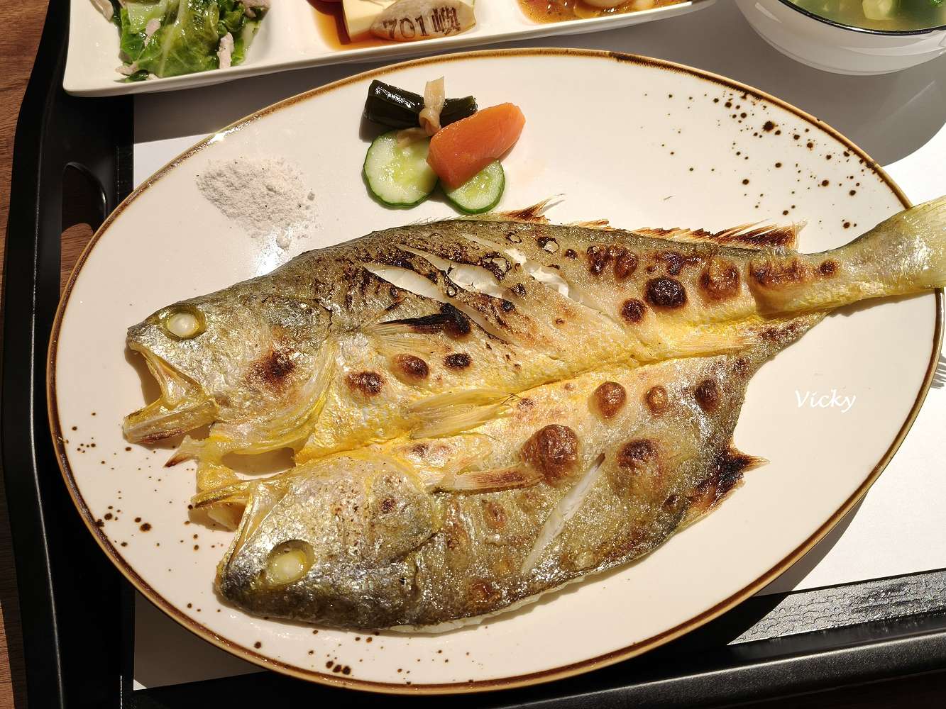 台南美食︱701嶼 多元餐飲新地圖：成大巷弄必吃「野生海魚」套餐，內附菜單！
