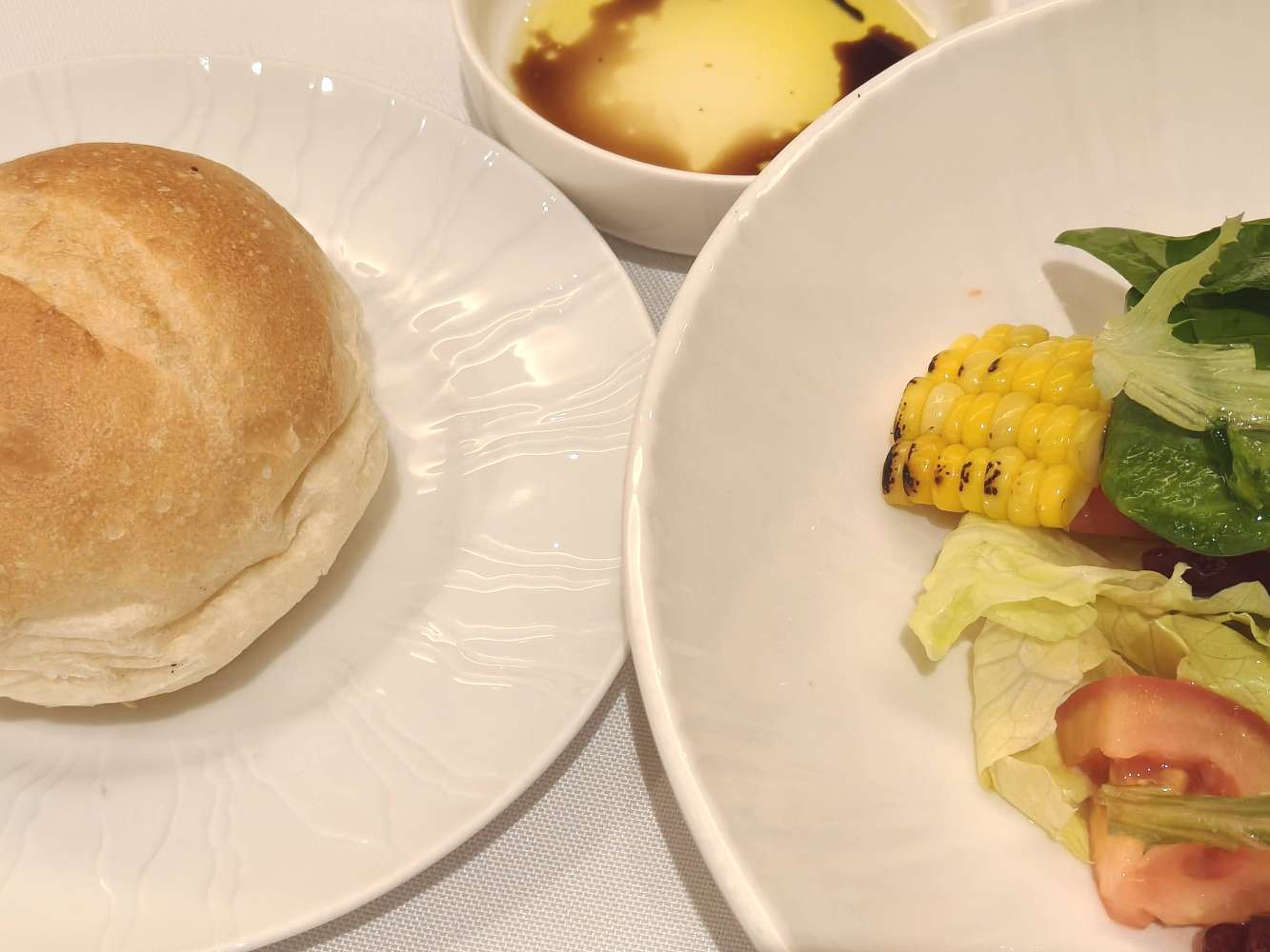 台南聚餐餐廳推薦10+！復古小炒、烤雞桌菜、新鮮海產、氛圍餐酒館