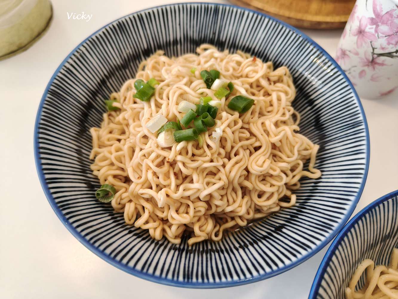 台南南區麵店推薦｜小心燙：文青風冷氣麵館，麵和滷味價格親民，附菜單