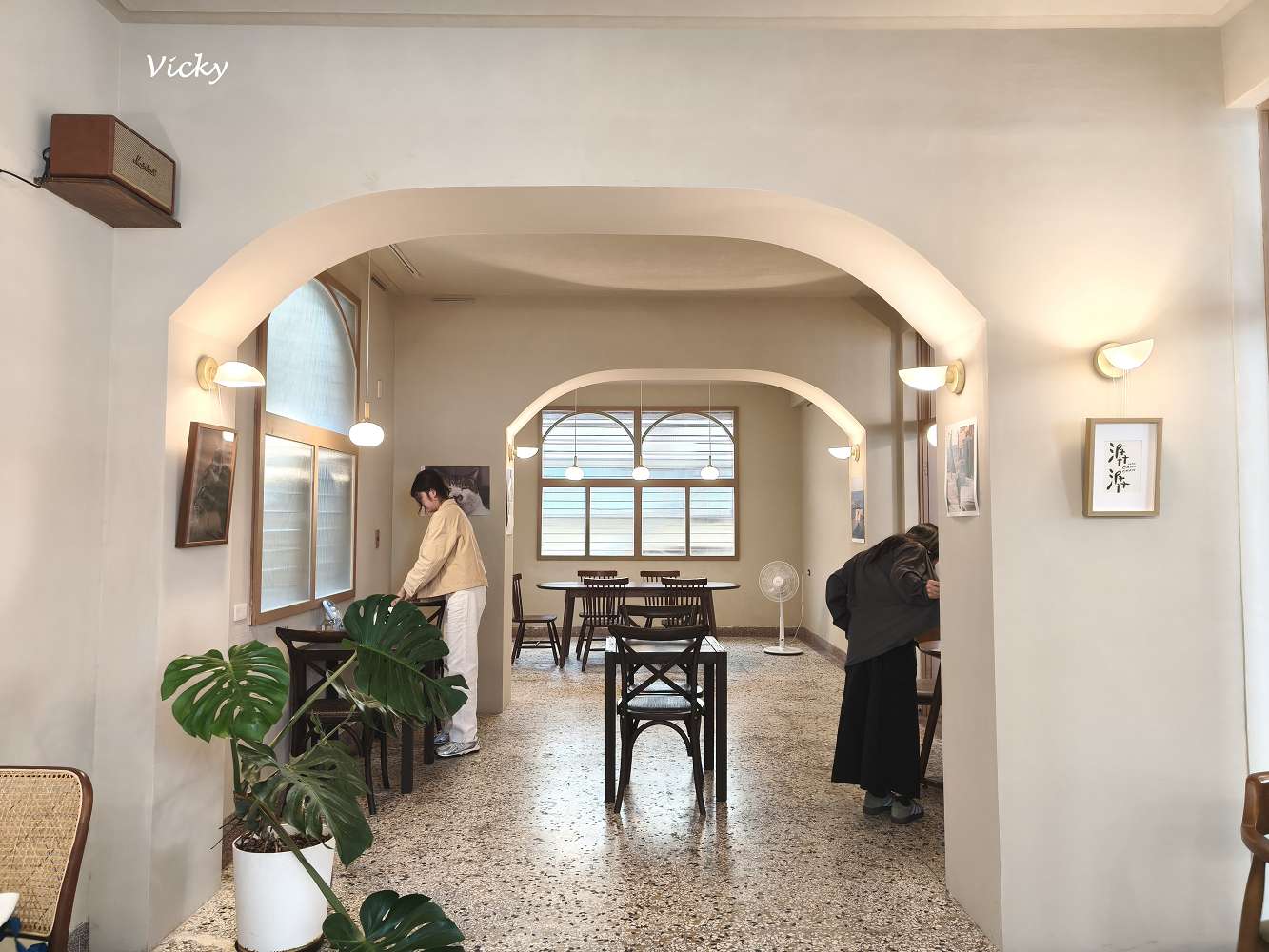 台南咖啡廳｜潺潺咖啡：巷弄裡的文青秘境，紅烏龍巴斯克與奶茶的完美午後時光（附最新菜單）