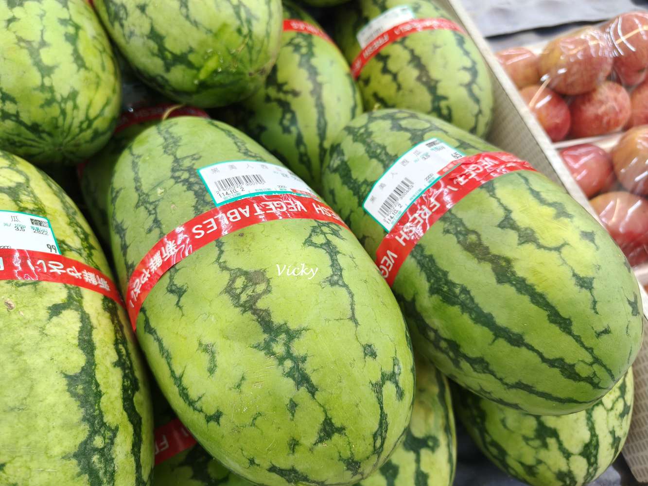台南超市︱台南買菜︱北海道生鮮超市 仁德店：多語標示、生猛海鮮、10元豆腐！台南在地超市國際化