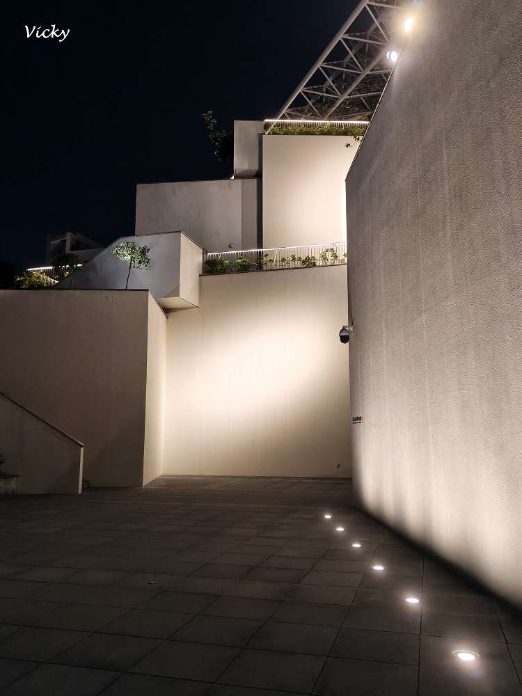 台南夜景推薦｜台南美術館2館夜景超浪漫！約會賞月、感受黑夜光影與微風