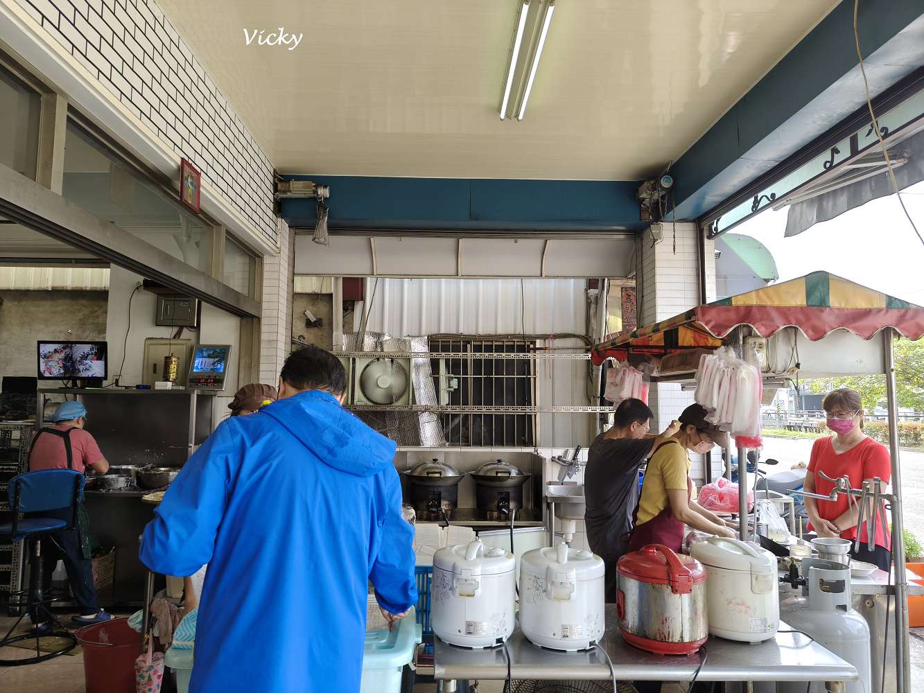 茄萣美食推薦︱永吉肉圓＋市場內純手工賣愛玉，在地人必吃的港口風味點心與甜品