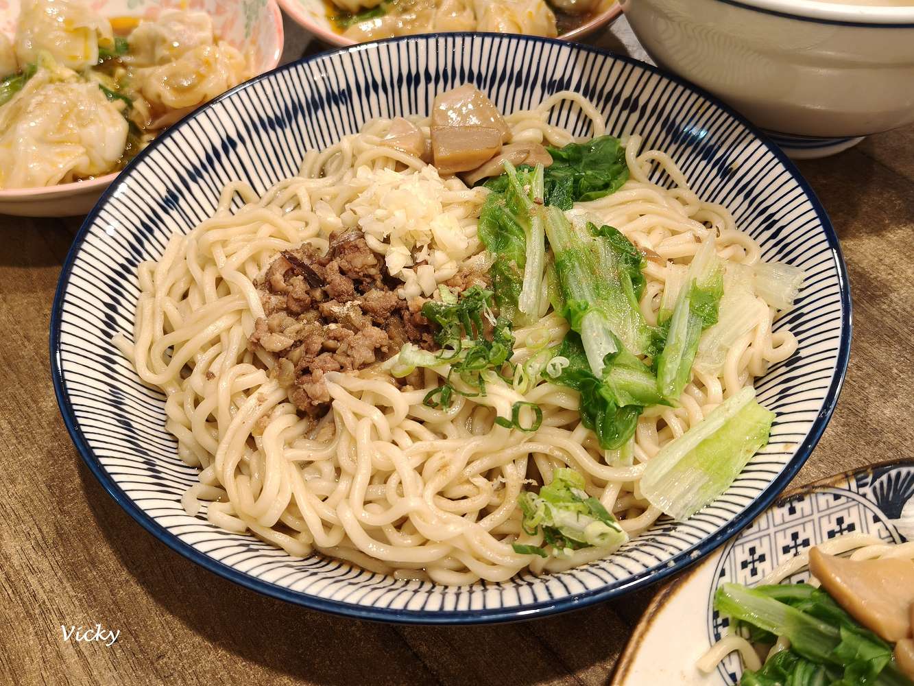 台南美食｜露露食麵所：隱身巷弄的驚喜！牛肉麵意外好吃，全家都讚不絕口的平價麵食館