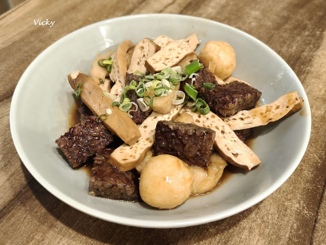 台南美食｜露露食麵所：隱身巷弄的驚喜！牛肉麵意外好吃，全家都讚不絕口的平價麵食館