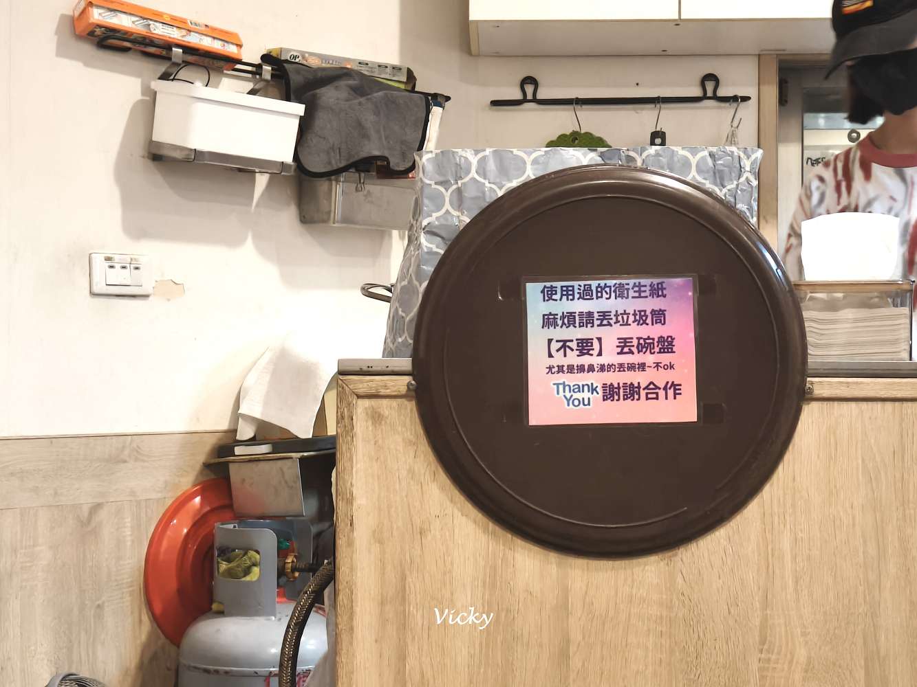 台南美食｜露露食麵所：隱身巷弄的驚喜！牛肉麵意外好吃，全家都讚不絕口的平價麵食館