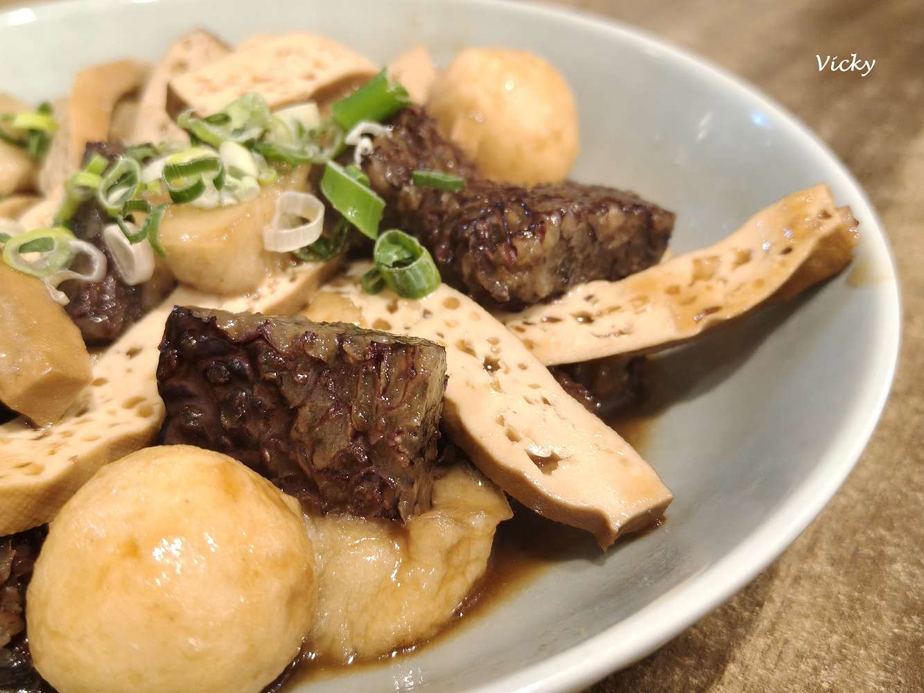 台南美食｜露露食麵所：隱身巷弄的驚喜！牛肉麵意外好吃，全家都讚不絕口的平價麵食館