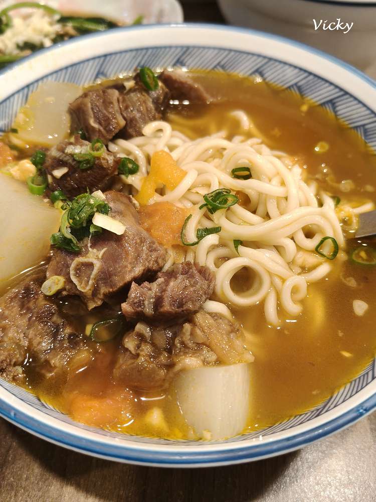 台南美食｜露露食麵所：隱身巷弄的驚喜！牛肉麵意外好吃，全家都讚不絕口的平價麵食館