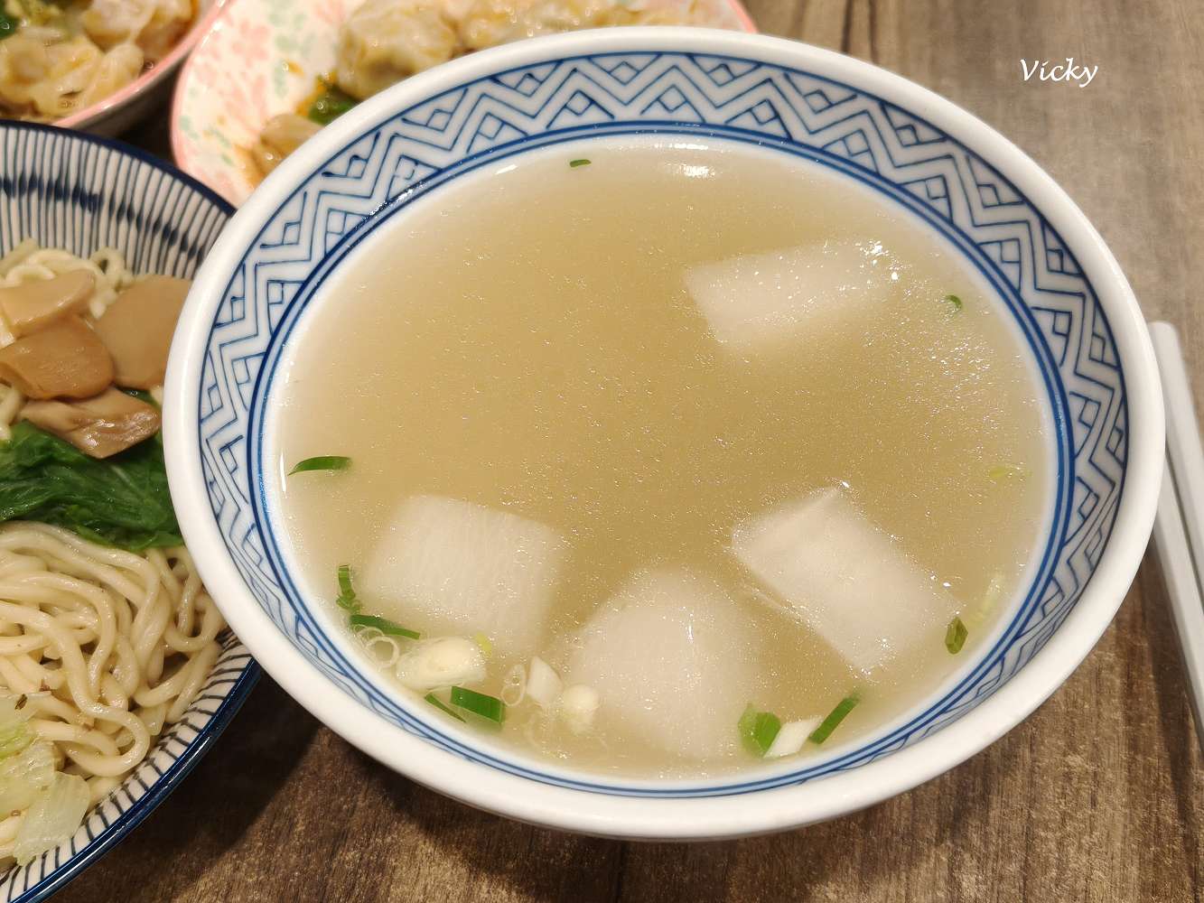 台南美食｜露露食麵所：隱身巷弄的驚喜！牛肉麵意外好吃，全家都讚不絕口的平價麵食館