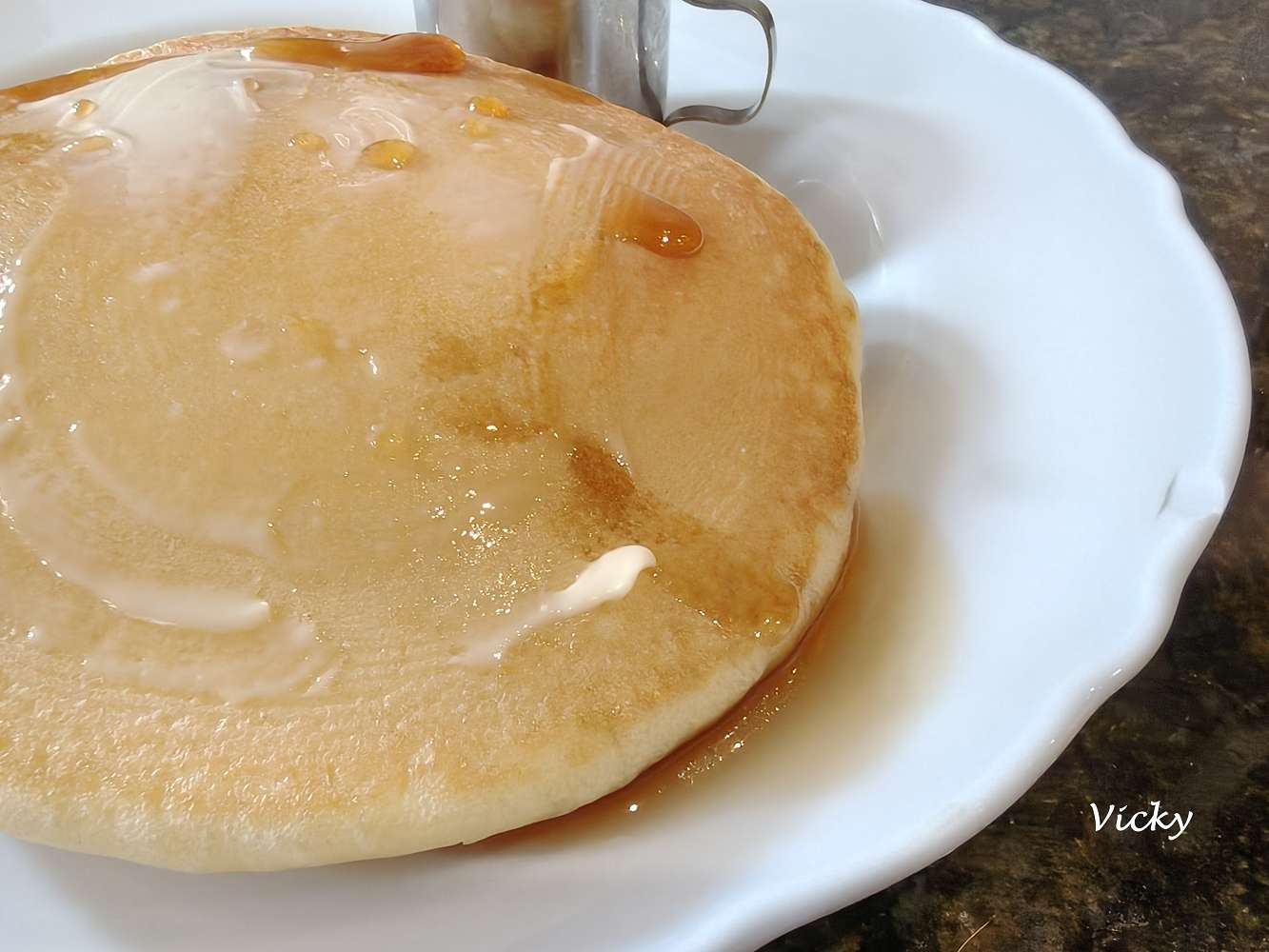 台南中西區美食推薦︱Oi Griddlecakes 美式鬆餅：巷弄中的早午餐天堂，烤香料雞腿+美式鬆餅太驚艷！附菜單