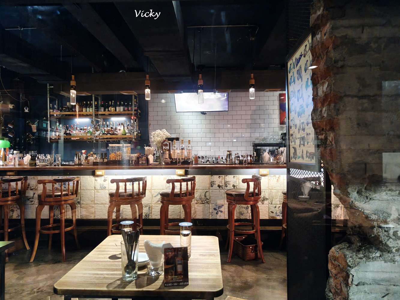 台南美食︱在島之後 餐酒館：魔鬼藏在細節裡！從備長炭水到萬壽菊金黃濃湯，創意料理與食材美學兼具，附菜單