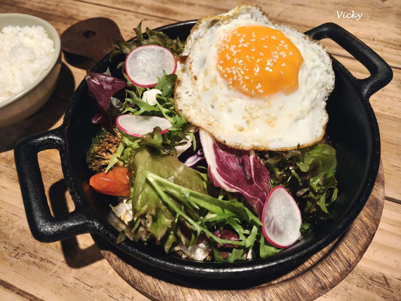 台南美食︱在島之後 餐酒館：魔鬼藏在細節裡！從備長炭水到萬壽菊金黃濃湯，創意料理與食材美學兼具，附菜單