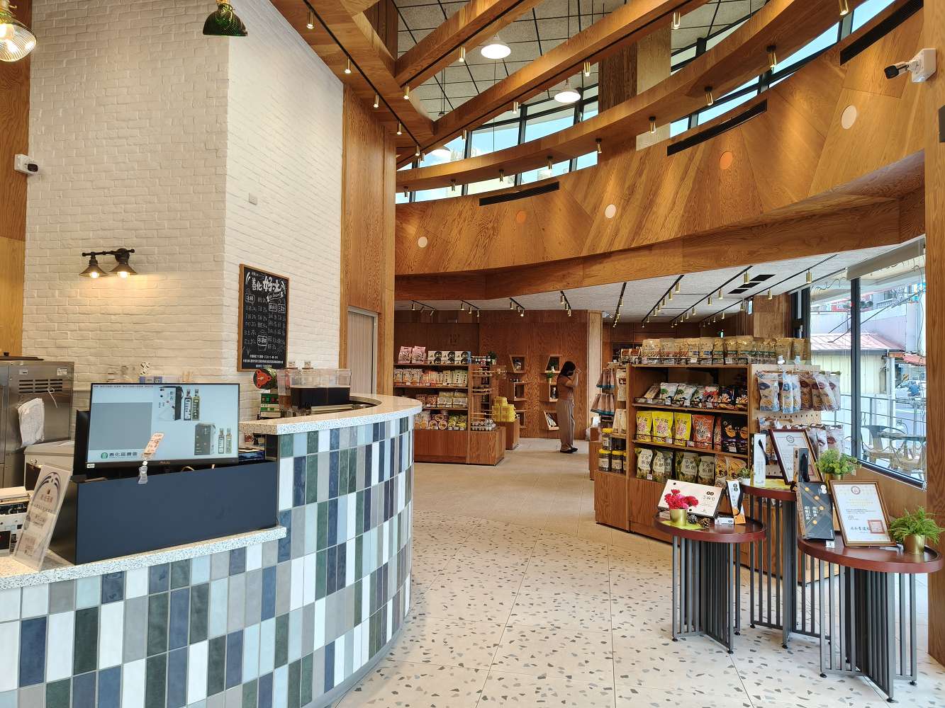 網站近期文章：台南善化景點｜善化農會 農食選物所！必吃濃郁芝麻霜淇淋