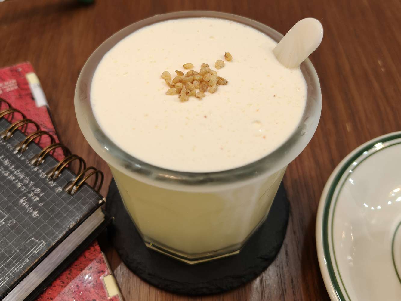 台南東區咖啡店推薦︱昇陞咖啡：東門路上不限時、有插座、提供Wi-Fi 、寵物友善的工作好去處！