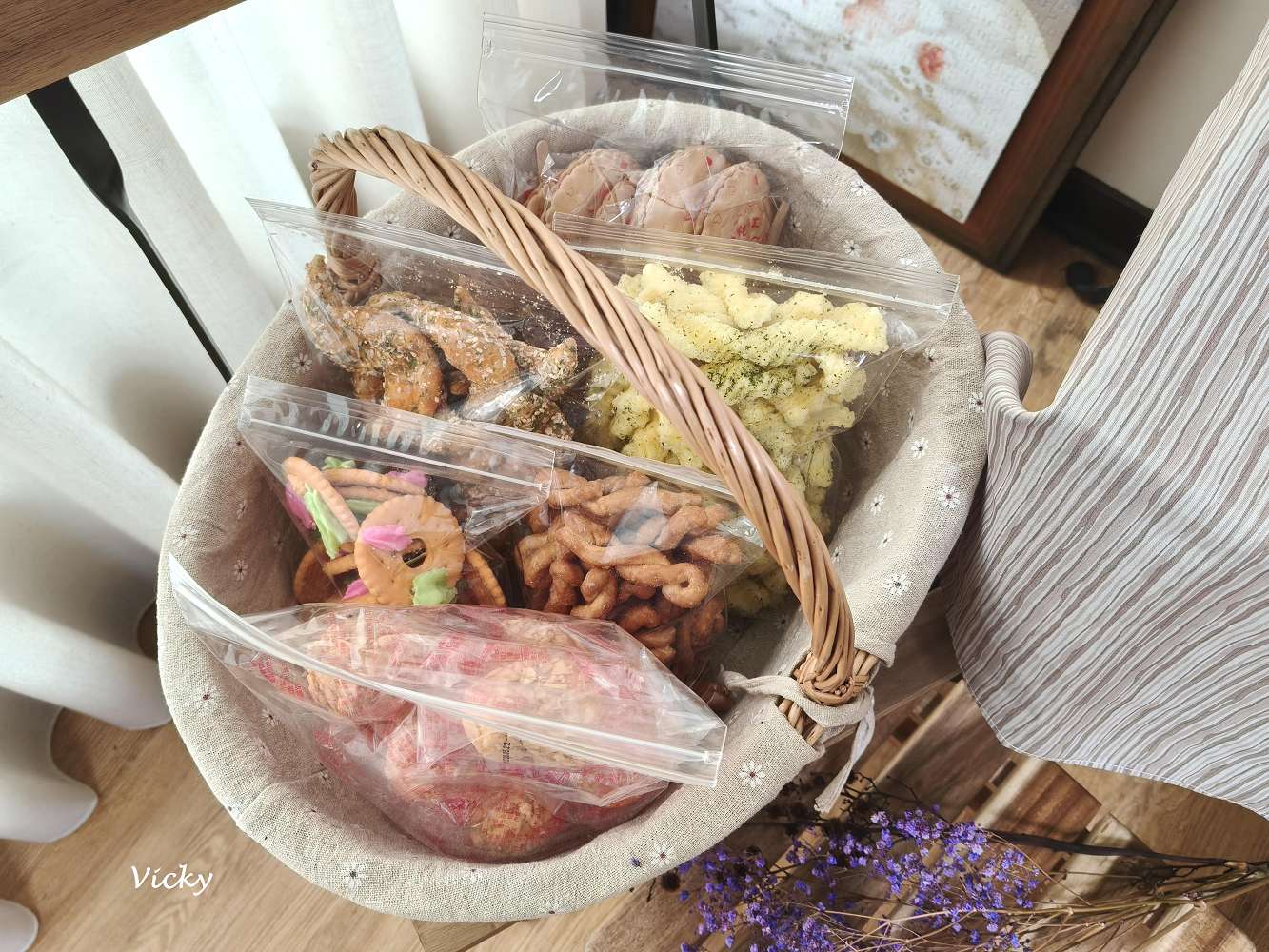 台南中西區 進興糖果行：穿越時空的甜蜜寶藏！從懷舊抽抽樂到異國軟糖，大人小孩的夢幻批發天堂