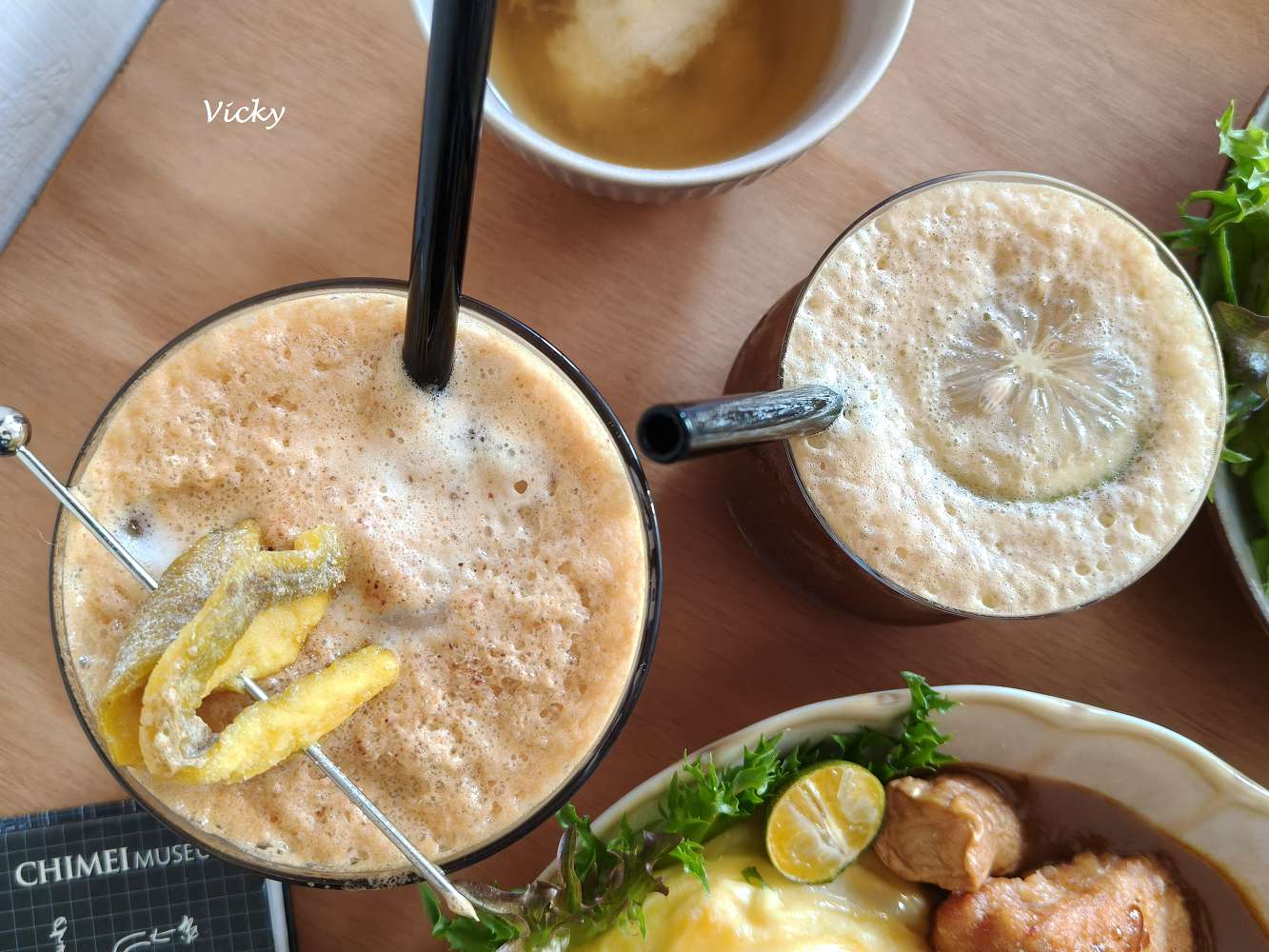 台南東區美食︱咖裏：裕豐街日系雜誌風餐廳，品嘗熟成咖哩與特調飲品，附菜單