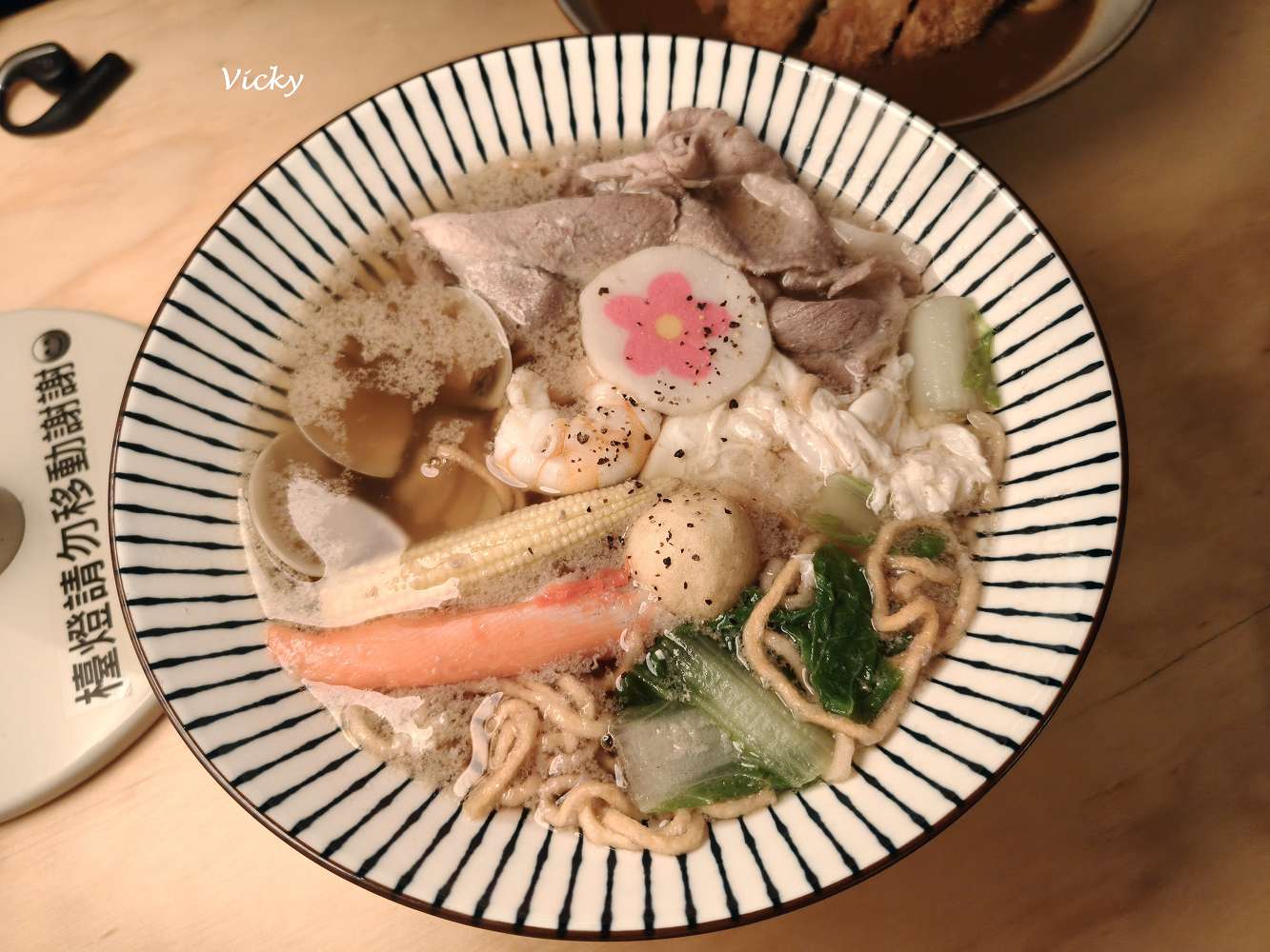 台南東區美食︱咖裏：裕豐街日系雜誌風餐廳，品嘗熟成咖哩與特調飲品，附菜單