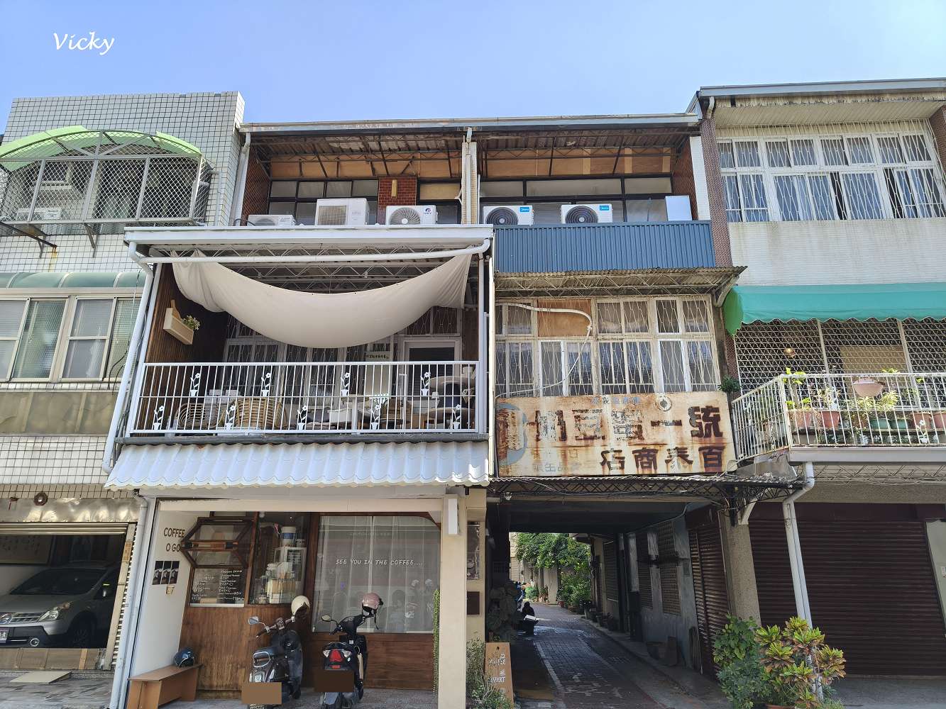 台南東區美食︱咖裏：裕豐街日系雜誌風餐廳，品嘗熟成咖哩與特調飲品，附菜單