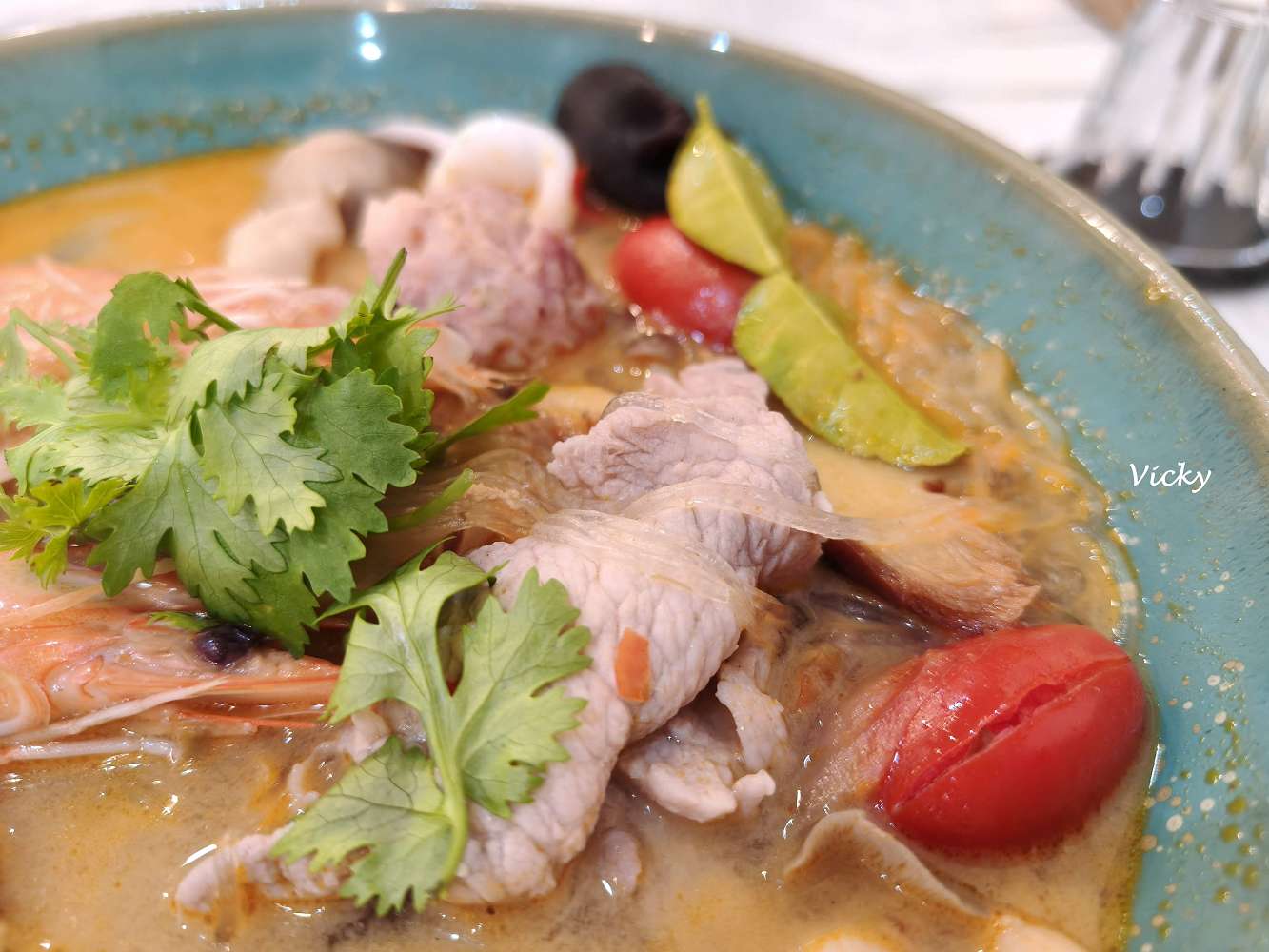 台南中西區美食|芙樂菈露 泰式冬蔭功:民權路上的綠意秘境,老闆娘親種香料的溫暖滋味!附菜單 台南中西區美食|芙樂菈露 泰式冬蔭功:民權路上的綠意秘境,老闆娘親種香料的溫暖滋味!附菜單