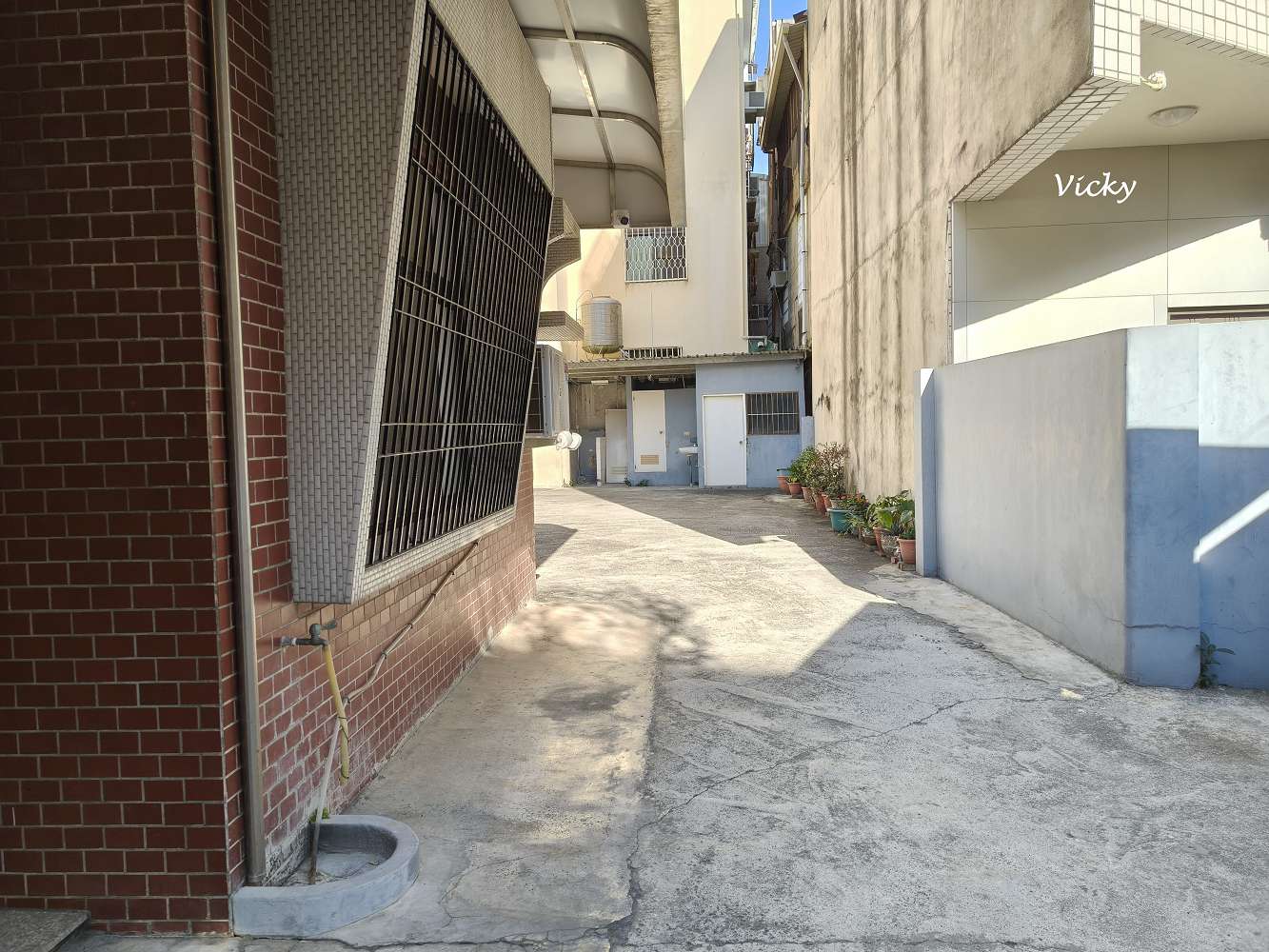 台南府中街 日內器皿：走進豪宅裡的選物店！超壯觀 3 層樓日式器皿專賣店，還有隱藏版「燉飯烤餅」