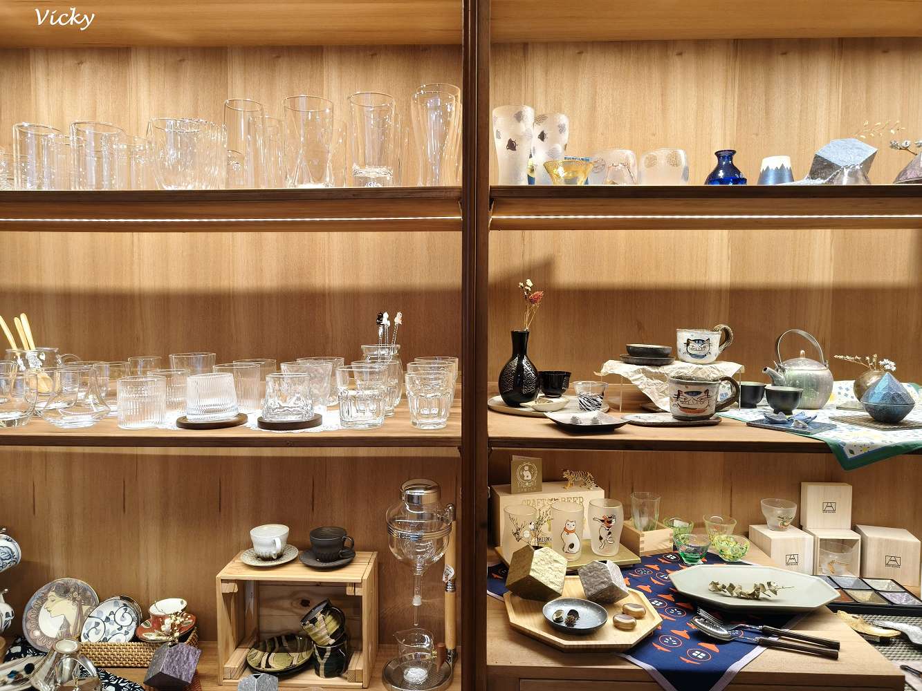 台南府中街 日內器皿：走進豪宅裡的選物店！超壯觀 3 層樓日式器皿專賣店，還有隱藏版「燉飯烤餅」