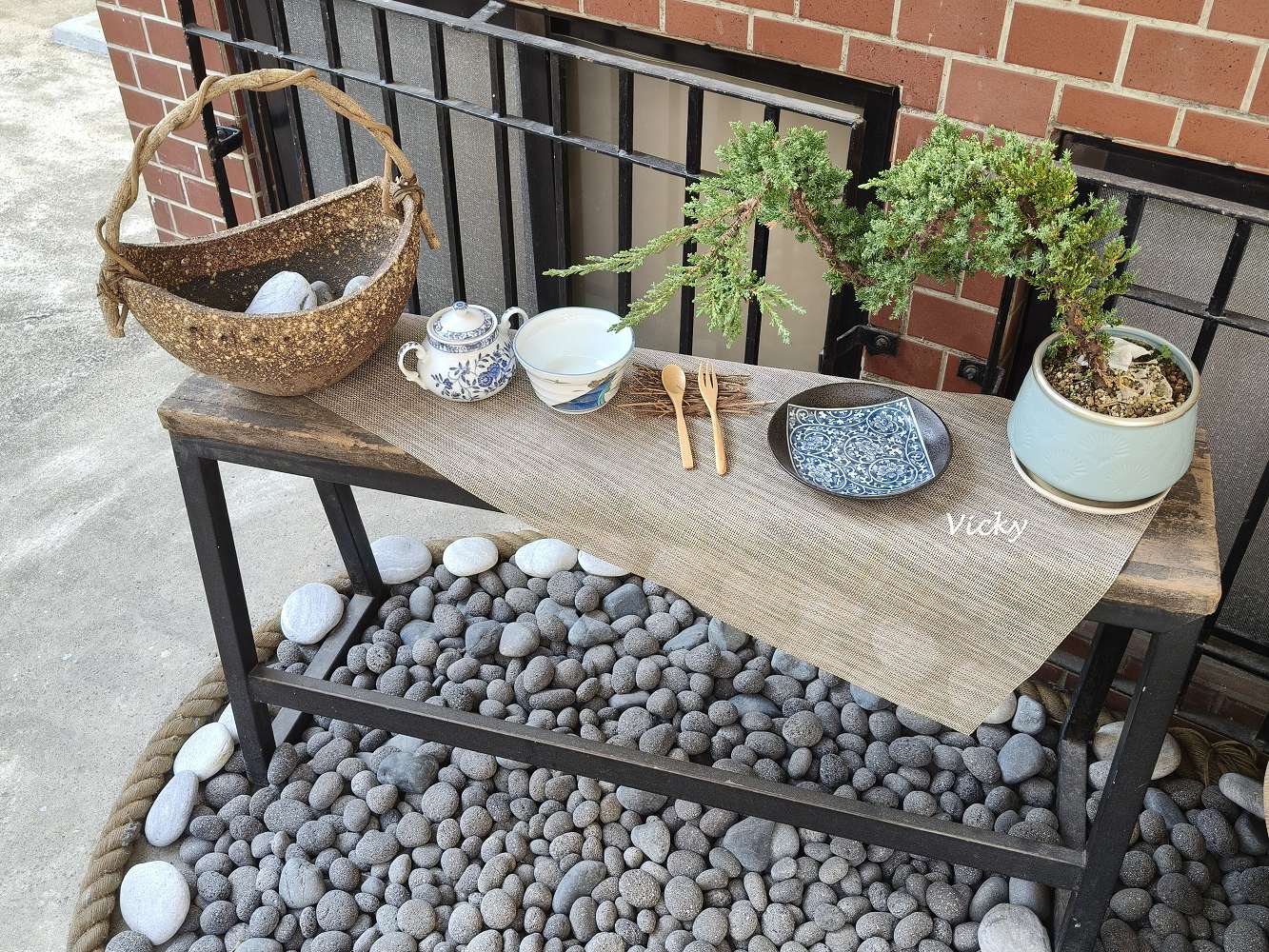 台南府中街 日內器皿：走進豪宅裡的選物店！超壯觀 3 層樓日式器皿專賣店，還有隱藏版「燉飯烤餅」