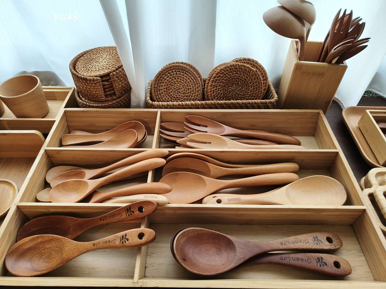 台南府中街 日內器皿：走進豪宅裡的選物店！超壯觀 3 層樓日式器皿專賣店，還有隱藏版「燉飯烤餅」