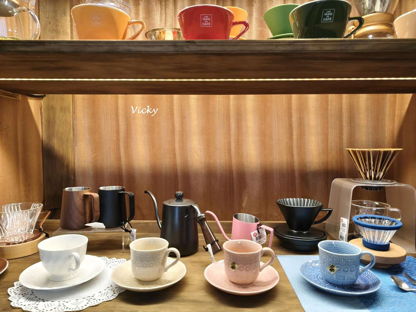 台南府中街 日內器皿：走進豪宅裡的選物店！超壯觀 3 層樓日式器皿專賣店，還有隱藏版「燉飯烤餅」