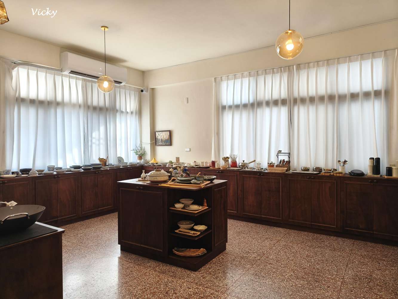 台南府中街 日內器皿：走進豪宅裡的選物店！超壯觀 3 層樓日式器皿專賣店，還有隱藏版「燉飯烤餅」