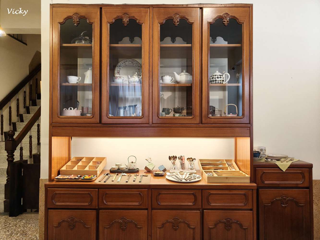 台南府中街 日內器皿：走進豪宅裡的選物店！超壯觀 3 層樓日式器皿專賣店，還有隱藏版「燉飯烤餅」