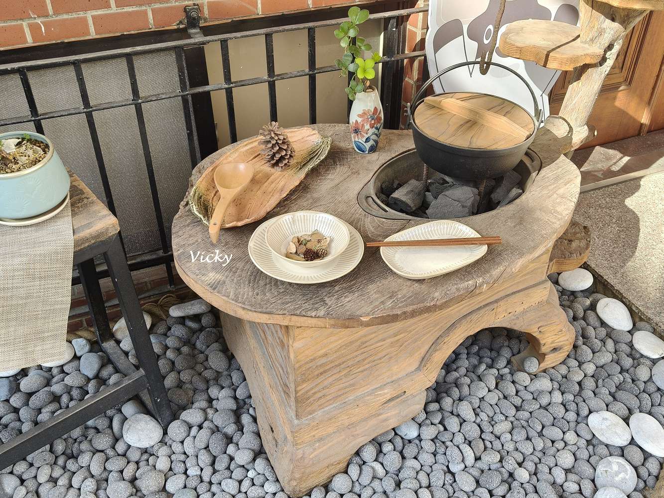 台南府中街 日內器皿：走進豪宅裡的選物店！超壯觀 3 層樓日式器皿專賣店，還有隱藏版「燉飯烤餅」