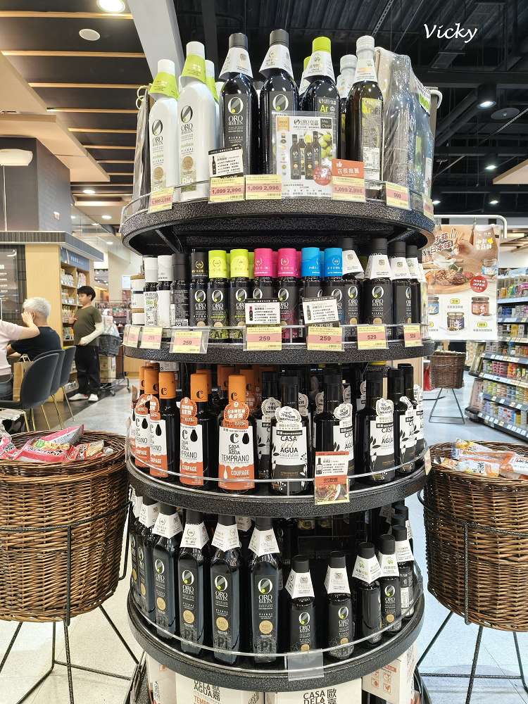 台南超市推薦｜南紡購物中心 Mia C’bon 超好逛！代客煎牛排、好市多同款益生雞、異國醬料控必收，打破百貨超市貴桑桑的迷思！