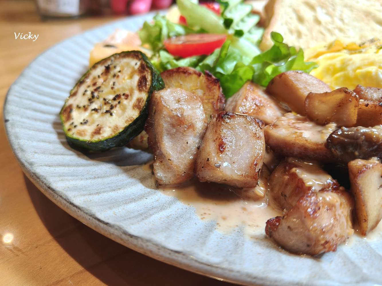 台南早午餐推薦|米寓:海安路旁低調老宅,椒鹽松阪豬與暖心濃湯交織的靜謐時光,附菜單 台南早午餐推薦|米寓:海安路旁低調老宅,椒鹽松阪豬與暖心濃湯交織的靜謐時光,附菜單