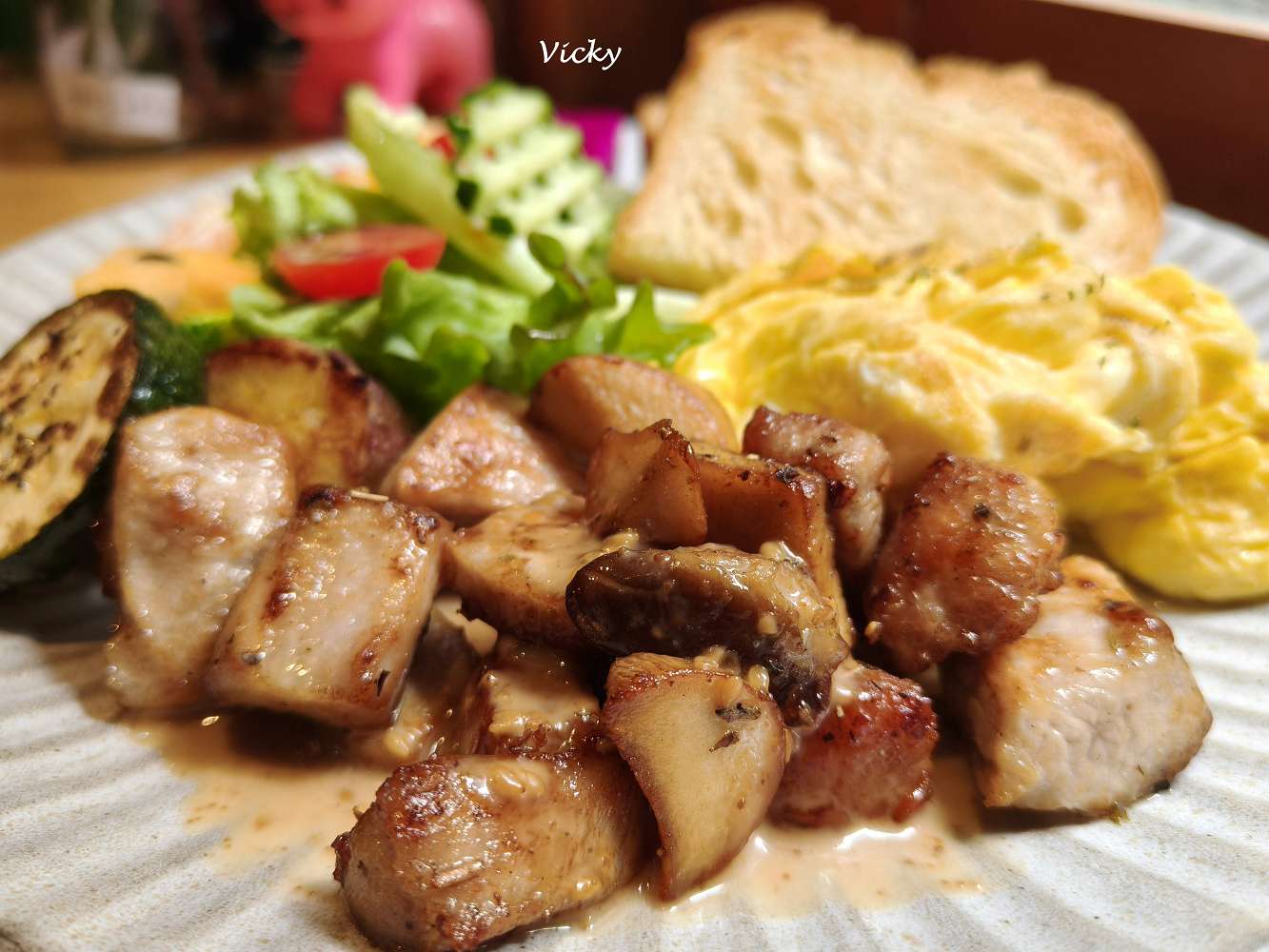 網站近期文章：台南早午餐推薦｜米寓：海安路旁低調老宅，椒鹽松阪豬與暖心濃湯交織的靜謐時光，附菜單