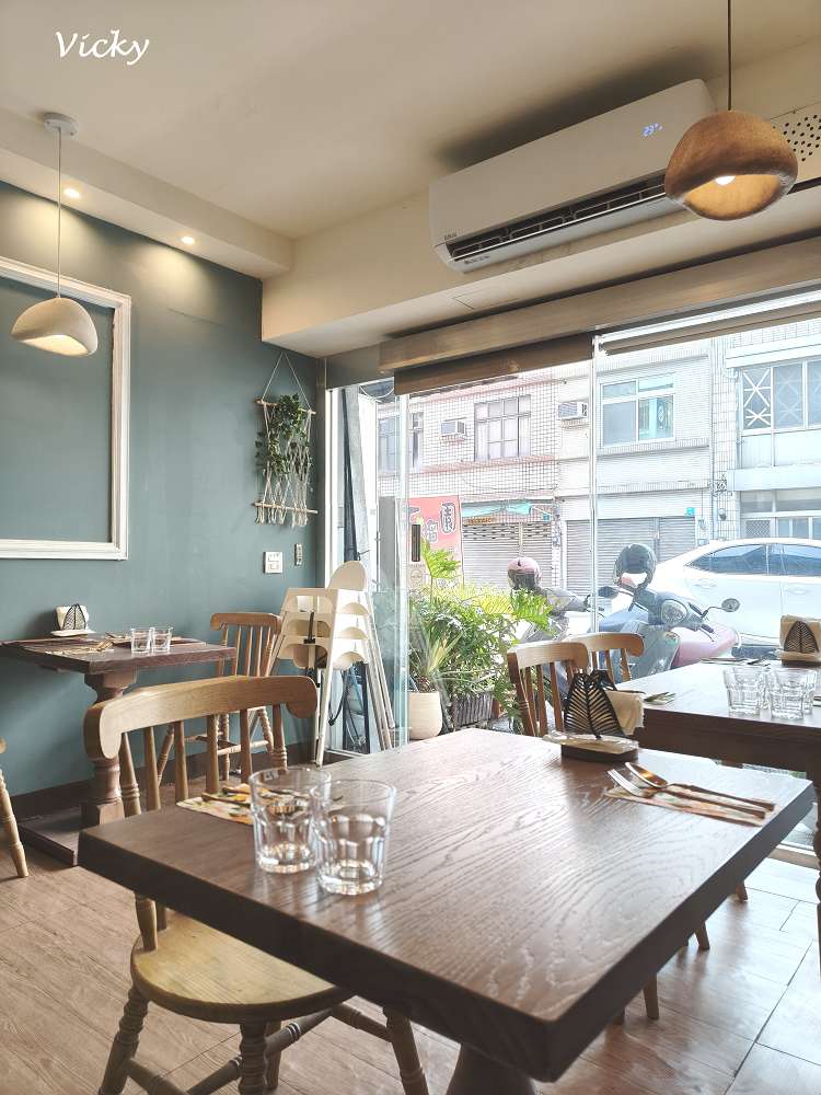 台南南紡美食｜辛月咖哩 ：印度老闆掌杓的道地辛香，挑戰你的味蕾極限，附菜單（近南紡購物中心）