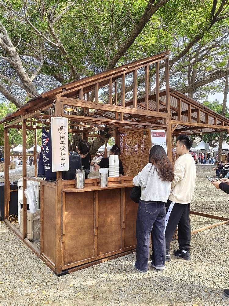 台南中西區美食|阿美嬤紅茶奶 開山店:昭和復古風飲料店!喝古早味紅茶奶、買懷舊麵茶粉與選物 台南中西區美食|阿美嬤紅茶奶 開山店:昭和復古風飲料店!喝古早味紅茶奶、買懷舊麵茶粉與選物