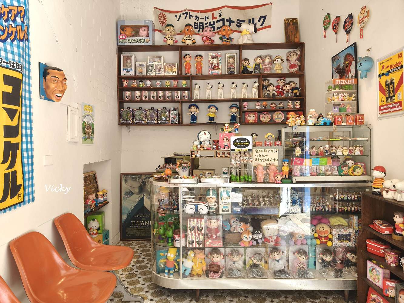 台南中西區美食|阿美嬤紅茶奶 開山店:昭和復古風飲料店!喝古早味紅茶奶、買懷舊麵茶粉與選物 台南中西區美食|阿美嬤紅茶奶 開山店:昭和復古風飲料店!喝古早味紅茶奶、買懷舊麵茶粉與選物